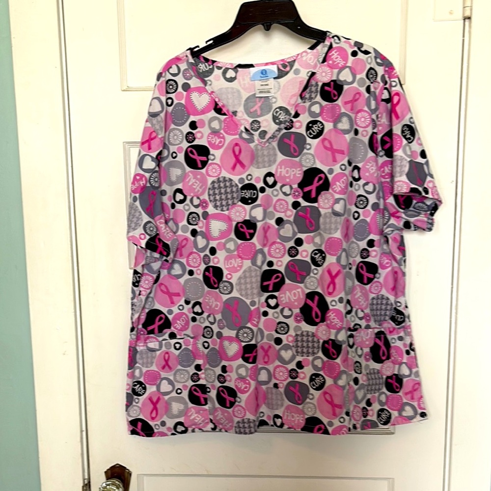 SB Scrubs Cancer Cure Pink and Gray Heart Pattern Scrub Top Size 3X